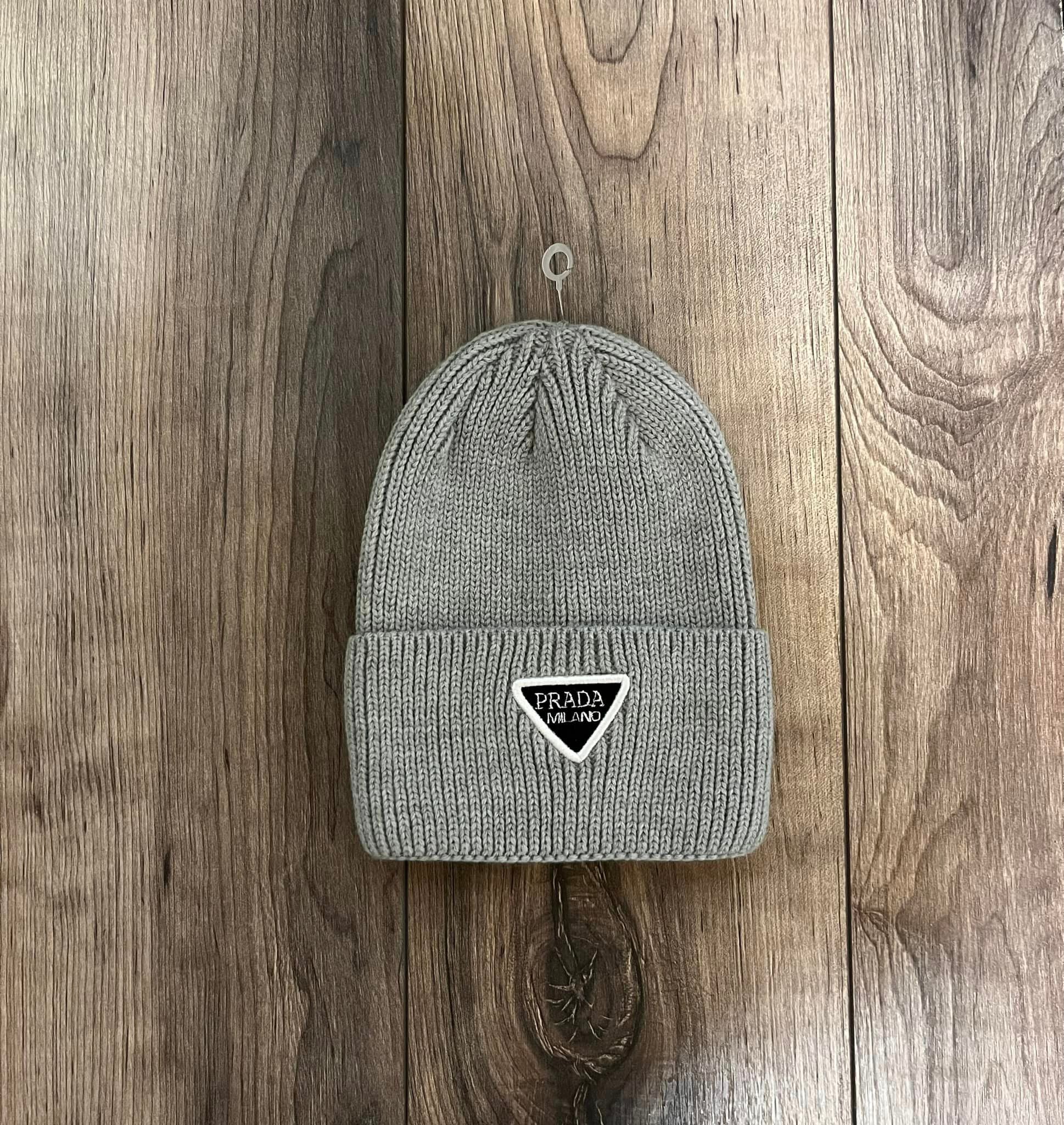 Шапка PRADA