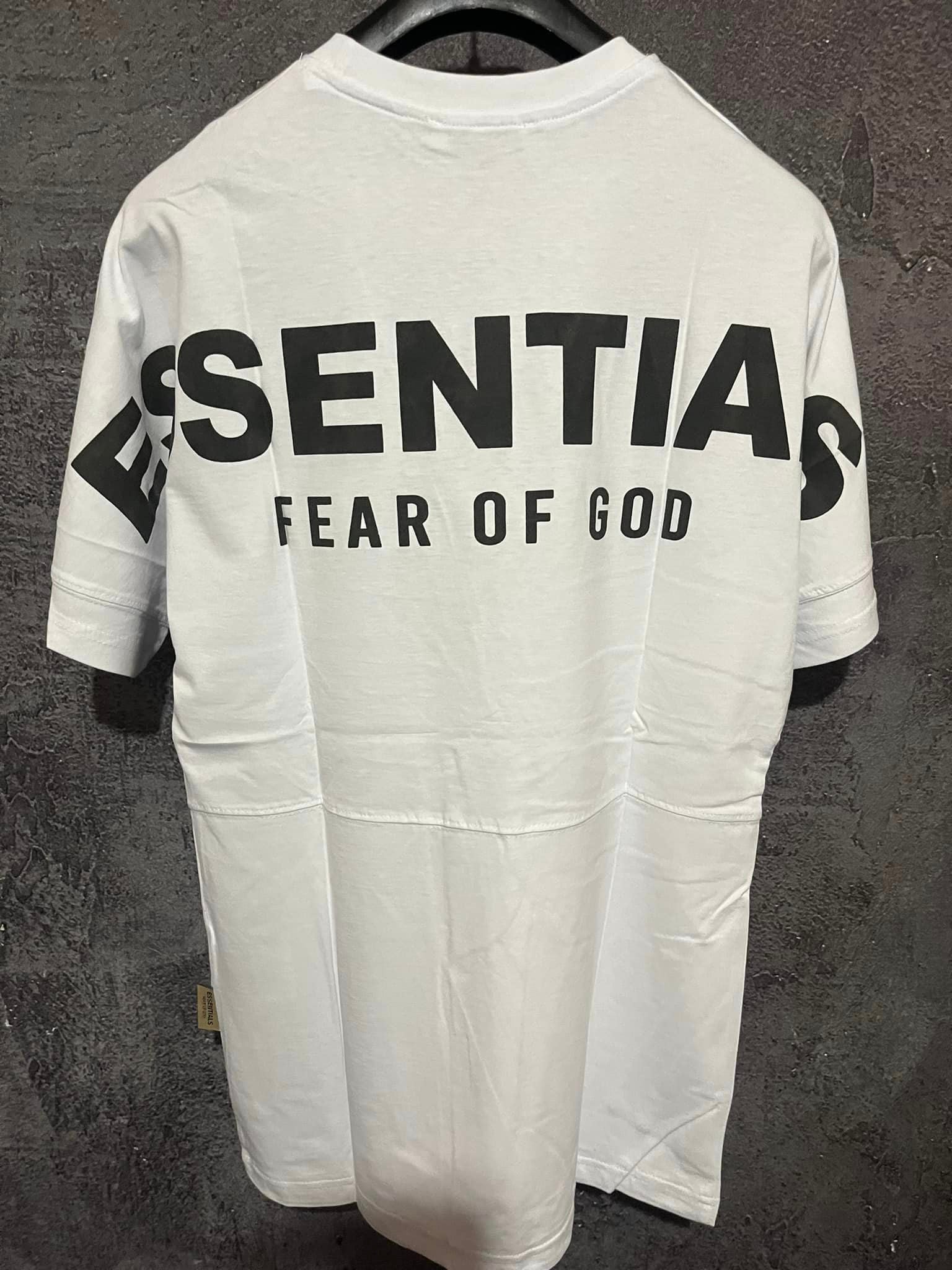 Мъжка тениска ESSENTIALS