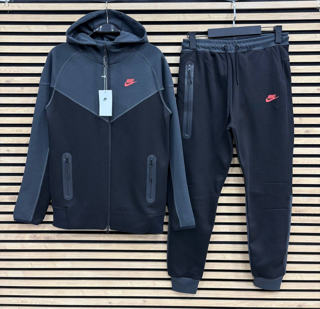 Мъжки спортен екип Nike Tech